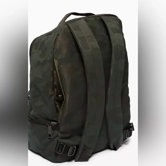 City Adventurer Backpack in Camo - Picture 3 of 7